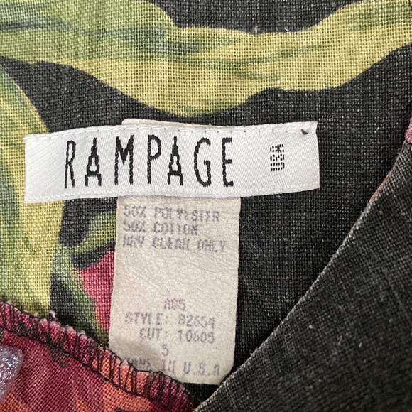 Dresses - Picture 3 of 6